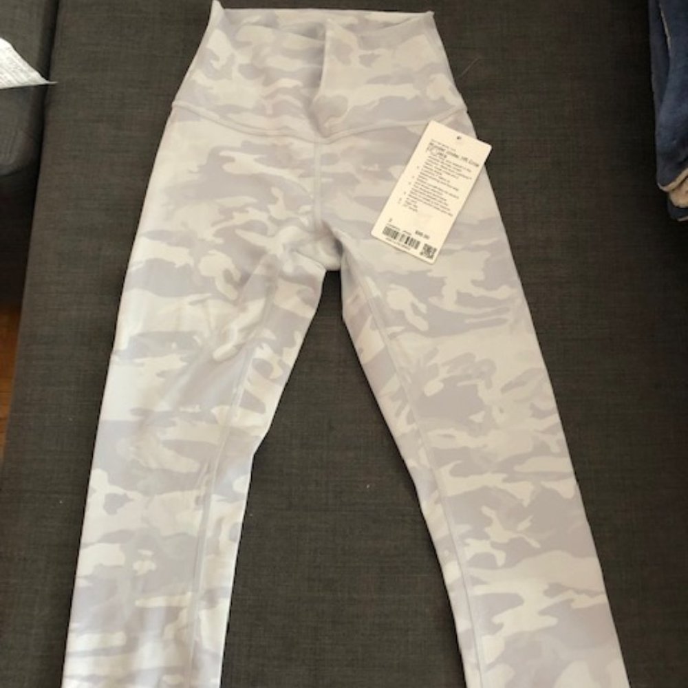NWT - Lululemon Wunder Under HR Crop 23" Jacq - size 2